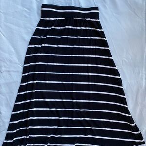 Girls B&W Striped Skirt